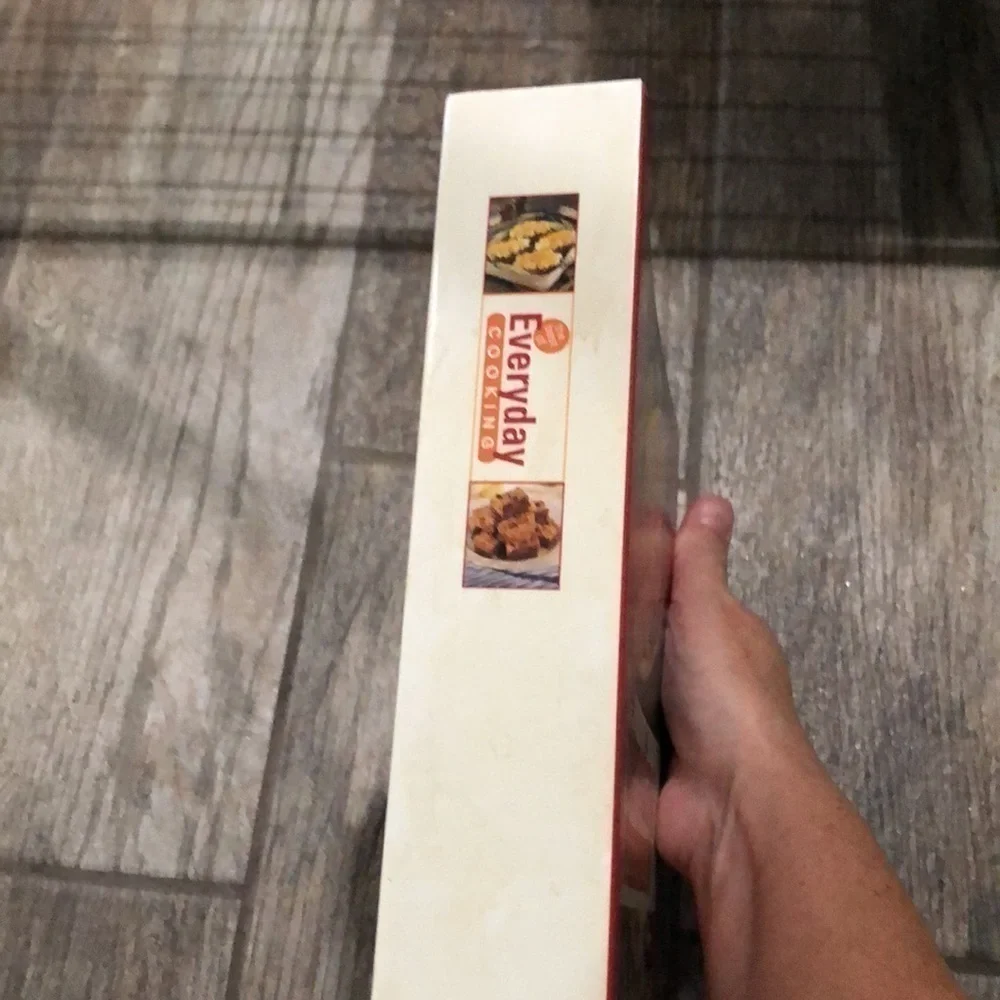 Cookbook-Everyday cooking. New without tags